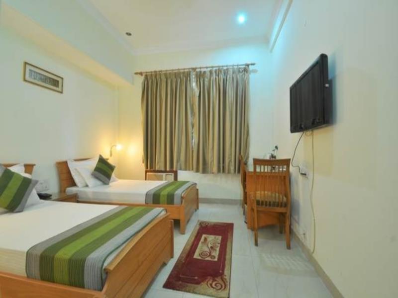 Treebo Palm Tree Palam Vihar Hotel Gurgáon Kültér fotó